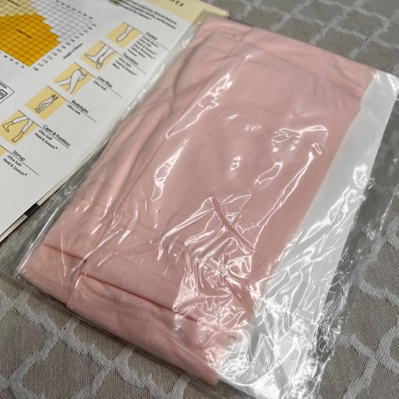 Capezio Studio Basics Ballet Pink Tights Small Adult Footed Semi Opaque 1825 - Picture 6 of 6